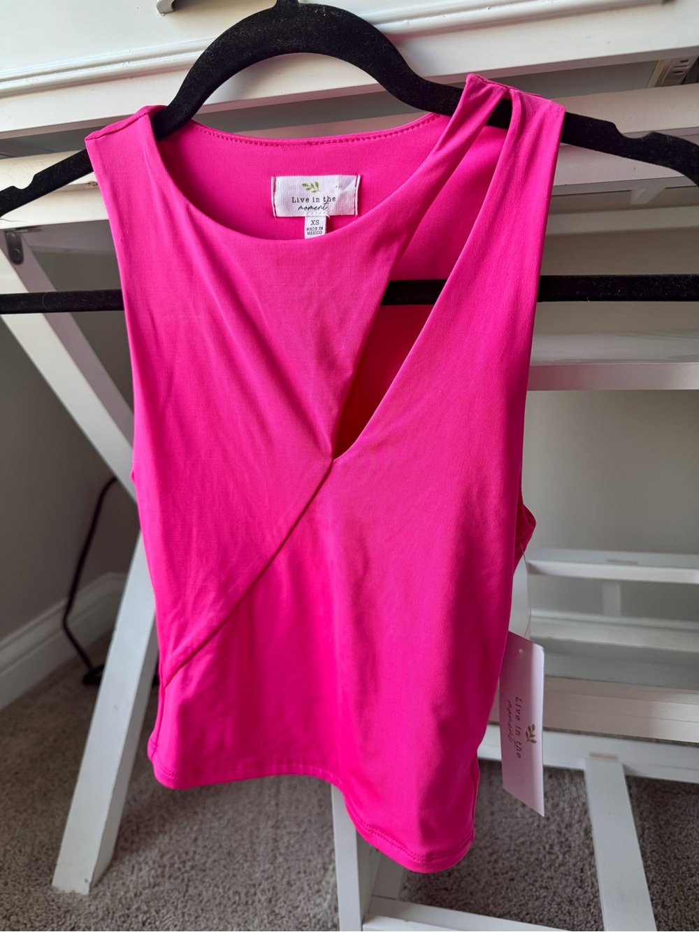 NWT 🩷 Hot Pink Sleeveless Tank